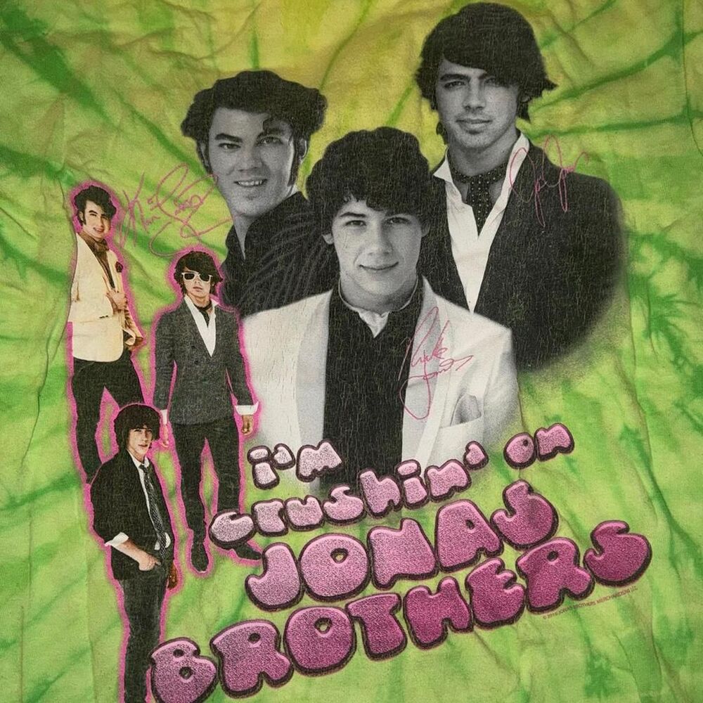 “I’m Crushin’ On Jonas Brothers” T-Shirt